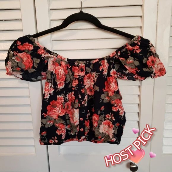 Abercrombie & Fitch Tops - Abercrombie and Fitch Off the Shoulder Top